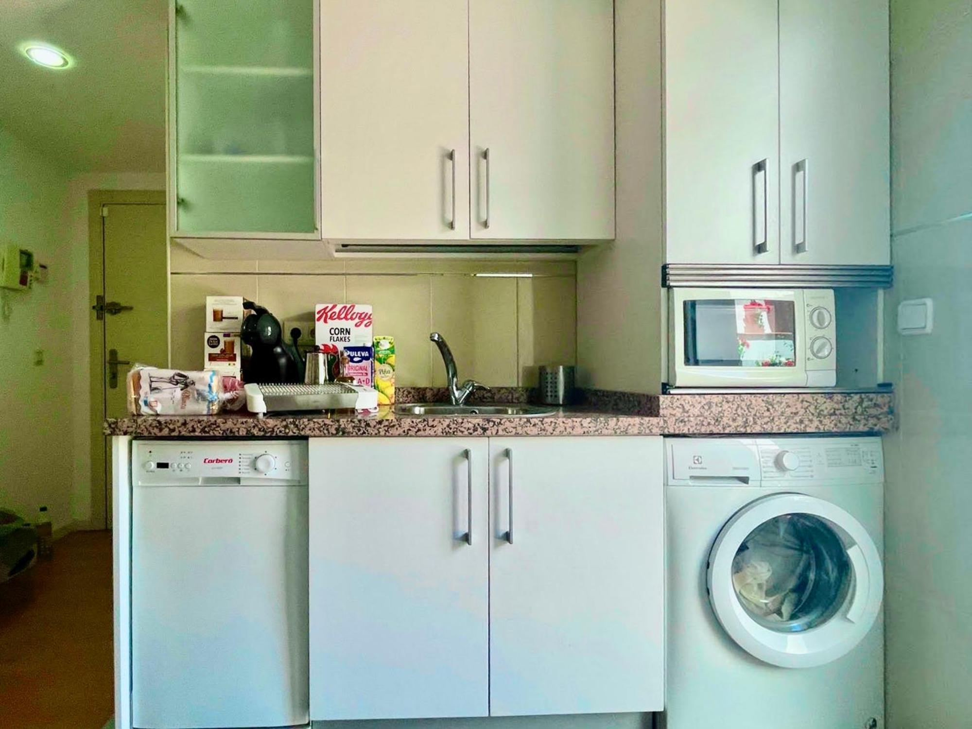 Maravilloso Apartamento Centrico De 70M2, Jardin Propio 40M2 Con Piscina Para Ninos Y Parking Opcional Малага Екстериор снимка